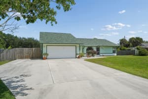 902 Egret Avenue, Fort Pierce, FL 34982 - MLS#B26020498