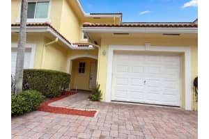 917 Imperial Lake Road, West Palm Beach, FL 33413 - MLS#B26020513