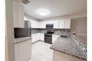 917 Imperial Lake Road, West Palm Beach, FL 33413 - MLS#B26020513