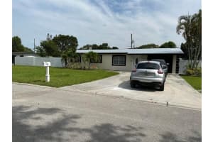 355 Johnston Street, Fort Pierce, FL 34982 - MLS#B26020525