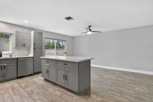 7504 40th Place, Coral Springs, FL 33065 - MLS#B26020544