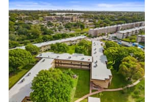 752 Lori Drive, Palm Springs, FL 33461 - MLS#B26020660