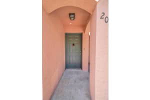 106 Peacock Boulevard, Port Saint Lucie, FL 34986 - MLS#B26020668