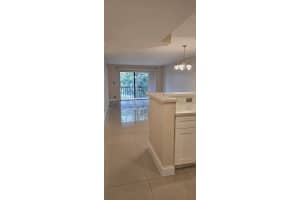 8000 Colony Cir Circle, Tamarac, FL 33321 - MLS#B26020670