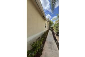10666 Pelican Drive, Wellington, FL 33414 - MLS#B26020674