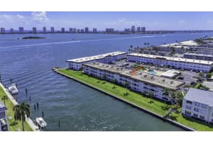 111 Shore Court, North Palm Beach, FL 33408 - MLS#B26020698