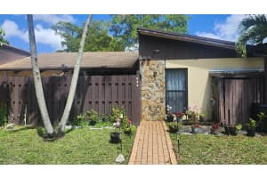 532 Briarwood Circle 2-48, Hollywood, Fl 33024, Hollywood