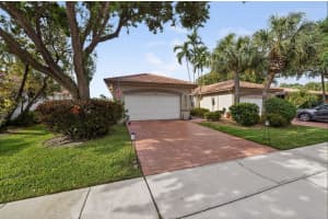 9572 Crescent View Dr Drive, Boynton Beach, FL 33437 - MLS#B26020788