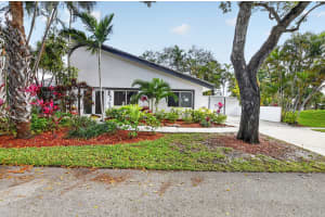 4701 1st Place, Deerfield Beach, FL 33442 - MLS#B26020795