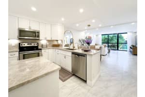 4800 Bayview Drive, Fort Lauderdale, FL 33308 - MLS#B26020839