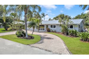 2241 33rd Street, Lighthouse Point, FL 33064 - MLS#B26020960