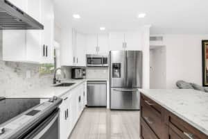 92 Valencia Drive, Delray Beach, FL 33446 - MLS#B26020961