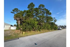 556 Burlington Ave Avenue, Palm Bay, FL 32907 - MLS#B26021015