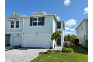 608 Salisbury Circle, Fort Pierce, FL 34982 - MLS#B26021042