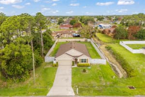 502 Kingston Street, Port Saint Lucie, FL 34983 - MLS#B26021069