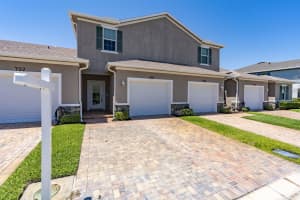 696 Waters Edge Lane, Port St Lucie, FL 34983 - MLS#B26021087