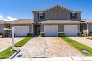 696 Waters Edge Lane, Port St Lucie, FL 34983 - MLS#B26021087