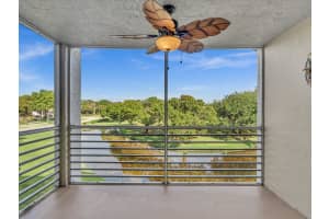 9470 Poinciana Place, Davie, FL 33324 - MLS#B26021091
