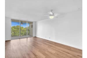 9470 Poinciana Place, Davie, FL 33324 - MLS#B26021091