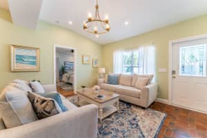 323 Pinewood Street, Lantana, FL 33462 - MLS#B26021107