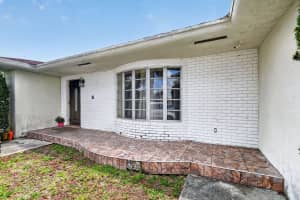 1660 40th Street, West Palm Beach, FL 33407 - MLS#B26021211