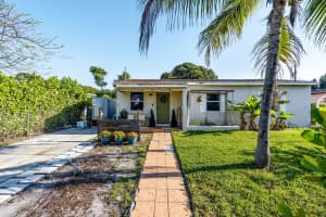 1110 14th Court, Lake Worth Beach, FL 33460 - MLS#B26021224