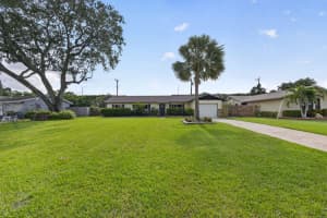 9820 Jonquil Circle N, Palm Beach Gardens