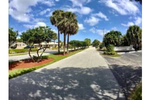 660 Glouchester Street, Boca Raton, FL 33487 - MLS#B26021288