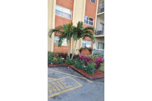 3700 21st Street, Lauderdale Lakes, FL 33311 - MLS#B26021312