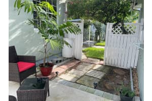 826 Hansen Street, West Palm Beach, FL 33405 - MLS#B26021359
