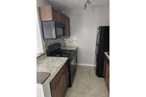 10 Crossings Circle, Boynton Beach, FL 33435 - MLS#B26021407