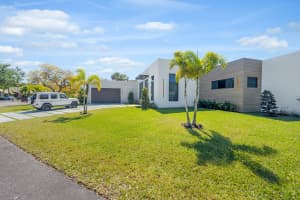 1000 93rd Avenue, Plantation, FL 33324 - MLS#B26021459