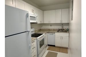 3000 Riomar Street, Fort Lauderdale, FL 33304 - MLS#B26021493