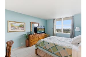 427 Golden Isles Drive, Hallandale Beach, FL 33009 - MLS#B26021527