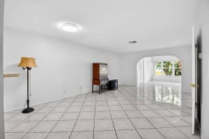 2886 Fernley Dr Drive, West Palm Beach, FL 33415 - MLS#B26021653