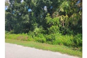 000 April Avenue, North Port, FL 34288 - MLS#B26021656