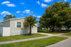 620 215th Avenue, Pembroke Pines, FL 33029 - MLS#B26021679