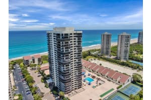 4100 Ocean Drive, Singer Island, FL 33404 - MLS#B26021718