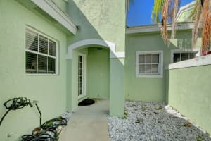 2519 Country Golf Drive, Wellington, FL 33414 - MLS#B26021728