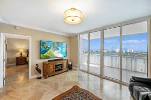 2640 Lake Shore Drive, Riviera Beach, FL 33404 - MLS#B26021745