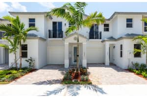 6979 Pines Circle, Coconut Creek, FL 33073 - MLS#B26021759