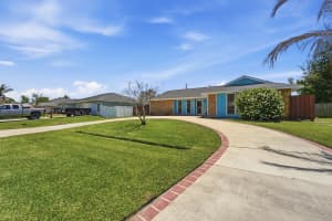 814 Celtic Avenue, Port Saint Lucie, FL 34983 - MLS#B26021799