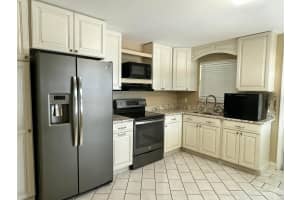 1005 5th Street, Okeechobee, FL 34972 - MLS#B26021836