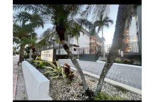 4013 Ocean Drive, Lauderdale By The Sea, FL 33308 - MLS#B26021963