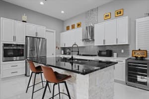 7041 Edison Place, Palm Beach Gardens, FL 33418 - MLS#B26021986