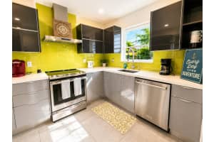800 11th Court, Fort Lauderdale, FL 33316 - MLS#B26021997