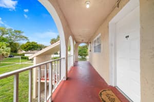 2710 Riverside Drive, Coral Springs, FL 33065 - MLS#B26022067