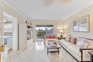 3900 76th Avenue, Sunrise, FL 33351 - MLS#B26022081