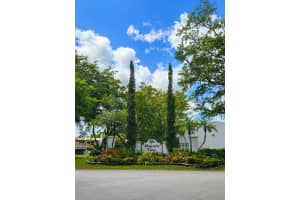 701 E Coco Plum Circle 2, Plantation, Fl 33324, Plantation