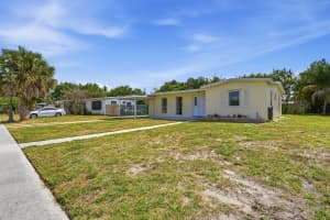 215 Airoso Boulevard, Port Saint Lucie, FL 34983 - MLS#B26022196